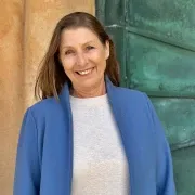 Kvinna med fint leende Anette Jernström Inspirationsbolaget kund hos MWH Kommunikation